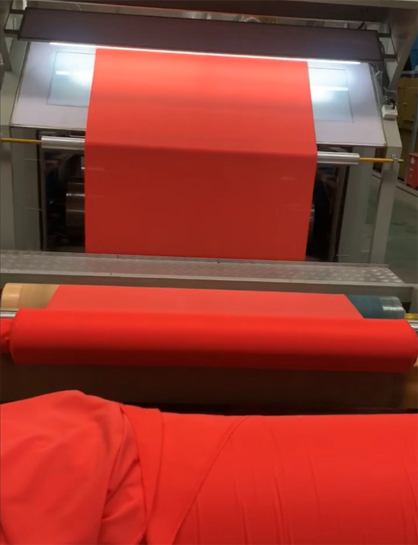 �L�d�����r��������ɫ�r��Ͷ�����a�����gӭ���������β�ُ