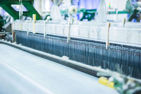 �L(zh��ng)�d�����r��������ɫ�r��Ͷ�����a(ch��n)�У��gӭ���������β�ُ